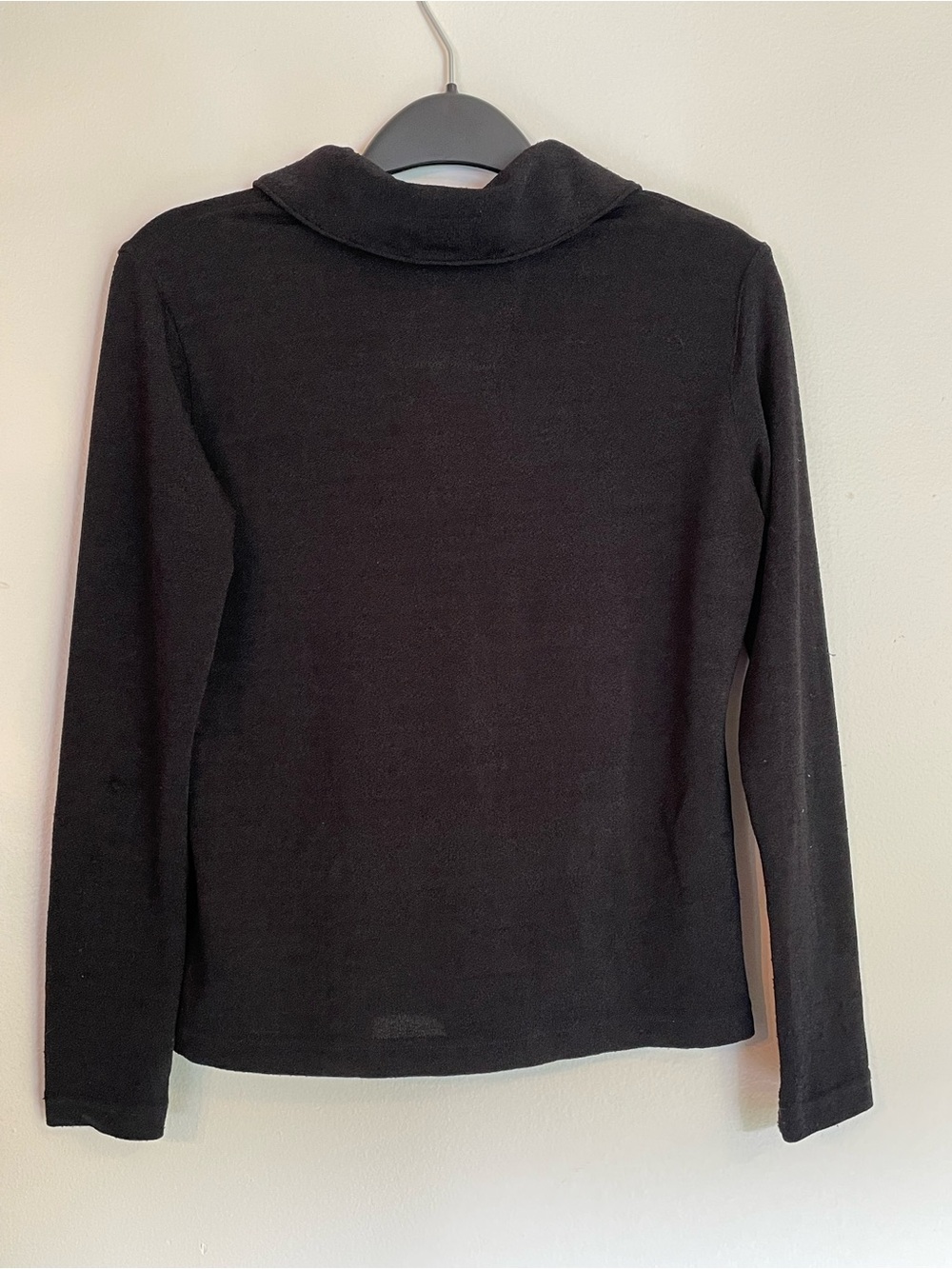 Harley Davidson Womens Long Sleeve Top Black V-Neck Polo XS Made in USA - Picture 3 of 3